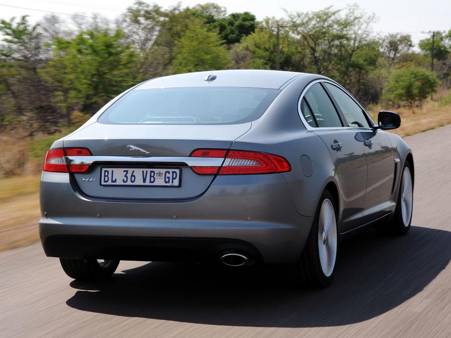  Jaguar XF 2011 года  (ZA) (фото 4 из 9)